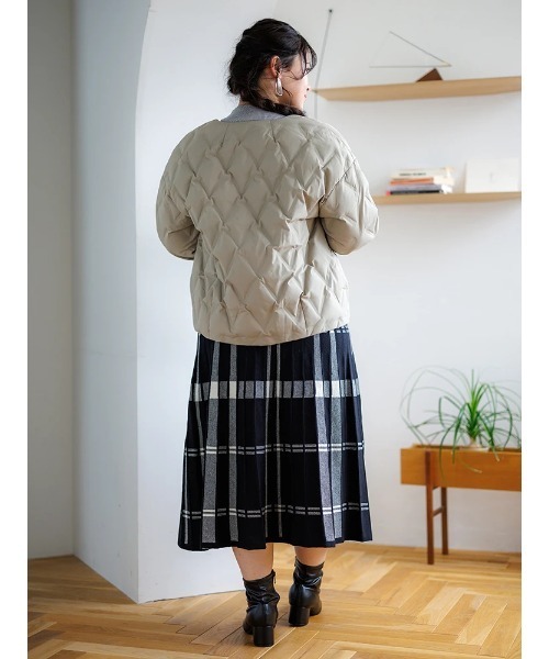 【大きいサイズ】シームレスノーカラーダウンジャケット（テーラードジャケット）｜Re-J&SUPURE（リジェイアンドスプル）