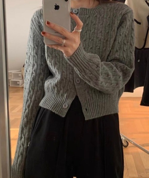 gossip!ロサンゼルス(ゴシップロサンゼルス)の「ケーブルニットショートカーディガン(カーディガン/ボレロ・レディース・グレー/レッド/オフホワイト・FREE)」の11枚目の写真