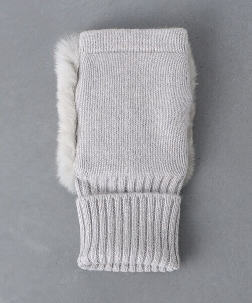 UNITED ARROWS（ユナイテッドアローズ）の「レッキスラビットファー フィンガーレスグローブ（手袋・レディース・ライトグレー/ダークグレー/ベージュ・FREE）」の12枚目の写真