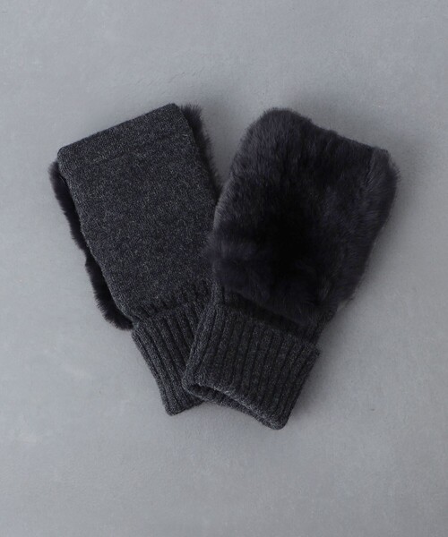 UNITED ARROWS（ユナイテッドアローズ）の「レッキスラビットファー フィンガーレスグローブ（手袋・レディース・ライトグレー/ダークグレー/ベージュ・FREE）」の16枚目の写真