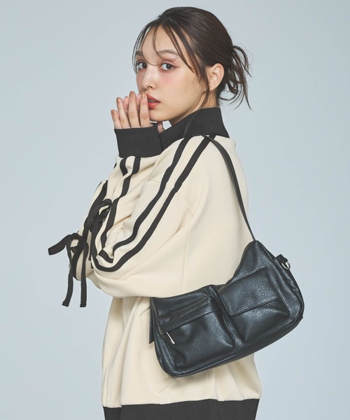 INGNI（イング）の「ポケット付ショルダーバッグ（ハンドバッグ・レディース・ブラウン/グレー/ブラック・ONE SIZE）」の2枚目の写真