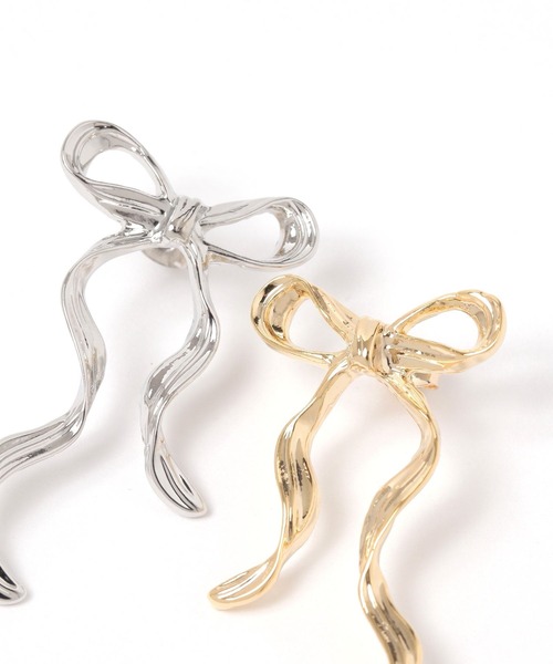 Heather（ヘザー）の「ウネウネリボンピアス　232921（ピアス（両耳用）・レディース・シルバー/ゴールド・ONE SIZE）」の6枚目の写真