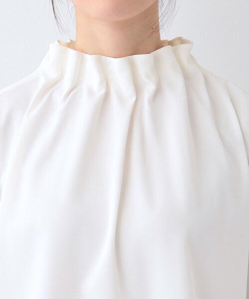 SHOO・LA・RUE（シューラルー）の「【S-3L/洗える/セレモニー】さらり軽やか フリルスタンドカラーブラウス（シャツ/ブラウス・レディース・オフホワイト/ライトグレー/ブラック・01/02/03/04/05）」の11枚目の写真