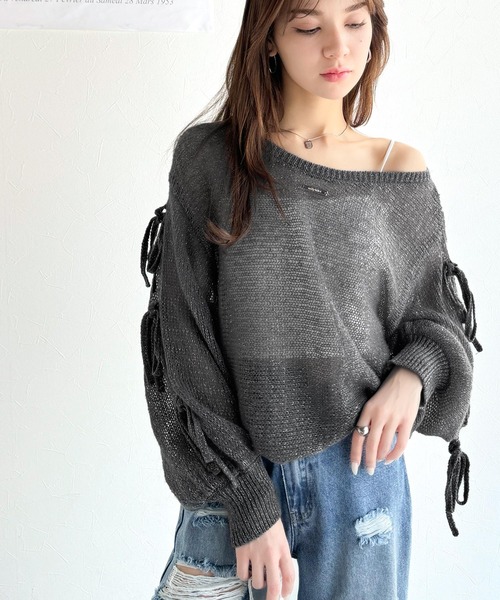 mily bilet(ミウィビレット)の「【mily bilet】大人のきらめき。プレートデザイン透かし編み袖リボンラメニット(ワンオフショル2way)(ニット/セーター・レディース・ブルー/チャコールグレー/イエロー/ピンク/ホワイト・LARGE/MEDIUM/SMALL/X-LARGE)」の21枚目の写真