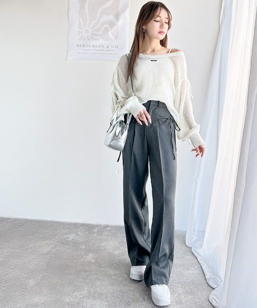 mily bilet(ミウィビレット)の「【mily bilet】大人のきらめき。プレートデザイン透かし編み袖リボンラメニット(ワンオフショル2way)(ニット/セーター・レディース・ブルー/チャコールグレー/イエロー/ピンク/ホワイト・LARGE/MEDIUM/SMALL/X-LARGE)」の14枚目の写真