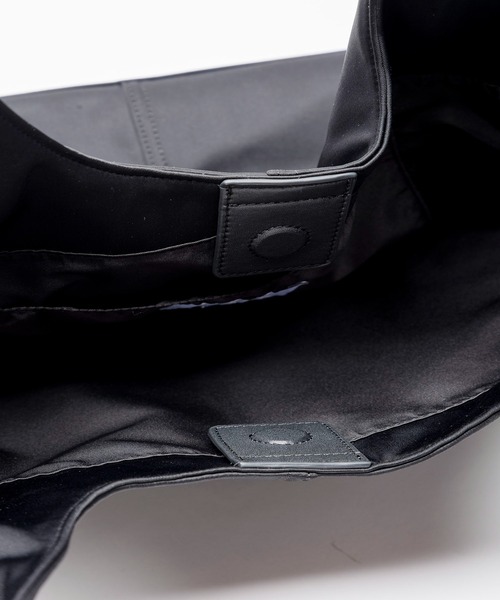 EDITA.（エディータ）の「Simple large tote　シンプル / 通勤 / 大容量（トートバッグ・レディース・ブラック・FREE）」の8枚目の写真