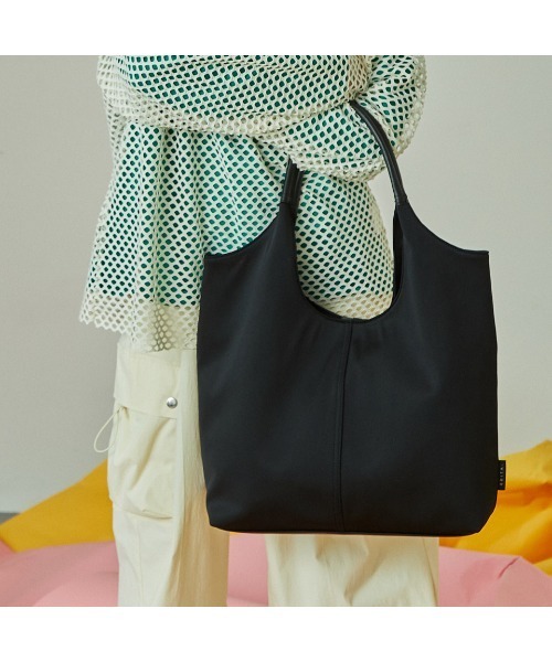 EDITA.（エディータ）の「Simple large tote　シンプル / 通勤 / 大容量（トートバッグ・レディース・ブラック・FREE）」の16枚目の写真