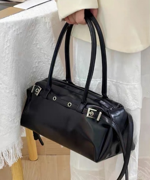 Vipoa(ヴィポア)の「wide belt bag(ショルダーバッグ・レディース・ブラウン/ブラック・FREE)」の6枚目の写真
