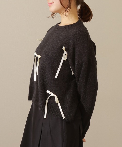 Lace Ladies(レースレディース)の「ソリッドカラー メニーリボン ラウンド ネック ニット プルオーバー(ニット/セーター・レディース・アイボリー/グレー/ブラック・FREE)」の7枚目の写真