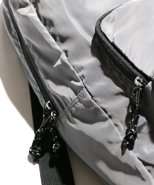 PENNEYS(ぺニーズ)の「【PENNY'S / ぺニーズ】PACKABLE DAY PACK(バックパック/リュック・メンズ・ベージュ/ブラック/グレー/ブルー・FREE)」の10枚目の写真