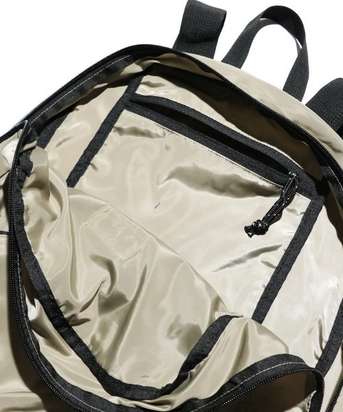 PENNEYS(ぺニーズ)の「【PENNY'S / ぺニーズ】PACKABLE DAY PACK(バックパック/リュック・メンズ・ベージュ/ブラック/グレー/ブルー・FREE)」の19枚目の写真