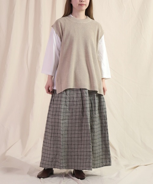 prit（プリット）の「[ prit ] リネンコットン 12G片畦編み クルーネックベスト（ベスト・レディース・ブラック/ベージュ/ネイビー・FREE）」の4枚目の写真