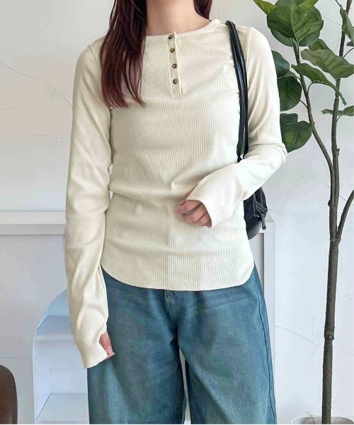 apres jour clair(アプレジュールクレア)の「【apres jour clair】ラメリブヘンリートップス【ZOZOTOWN限定アイテム】(Tシャツ/カットソー・レディース・グレー/アイボリー・X-LARGE/フリー)」の3枚目の写真