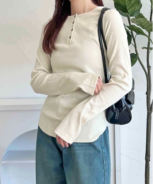 apres jour clair(アプレジュールクレア)の「【apres jour clair】ラメリブヘンリートップス【ZOZOTOWN限定アイテム】(Tシャツ/カットソー・レディース・グレー/アイボリー・X-LARGE/フリー)」の4枚目の写真