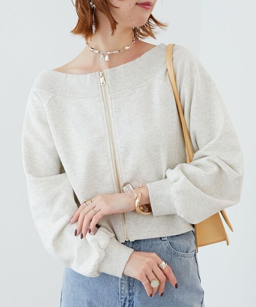 MAJESTIC LEGON(マジェスティックレゴン)の「オフショルジップスウェット(スウェット・レディース・グレー/ピンクベージュ/オートミール・MEDIUM)」の2枚目の写真