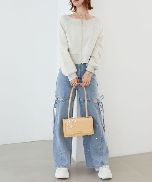 MAJESTIC LEGON(マジェスティックレゴン)の「オフショルジップスウェット(スウェット・レディース・グレー/ピンクベージュ/オートミール・MEDIUM)」の14枚目の写真