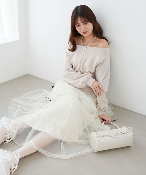 MAJESTIC LEGON(マジェスティックレゴン)の「オフショルジップスウェット(スウェット・レディース・グレー/ピンクベージュ/オートミール・MEDIUM)」の21枚目の写真