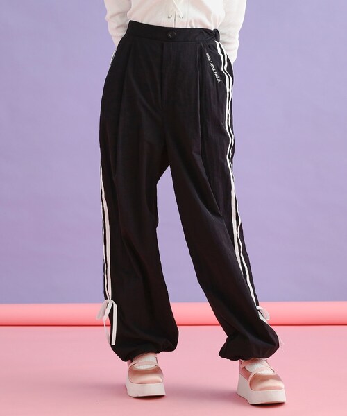 PINK-latte（ピンクラテ）の「ラインリボンシャカパンツ（その他パンツ・キッズ・ライトグレー/ブラック/オフホワイト/ベビーピンク・15 /13/14/16）」の3枚目の写真