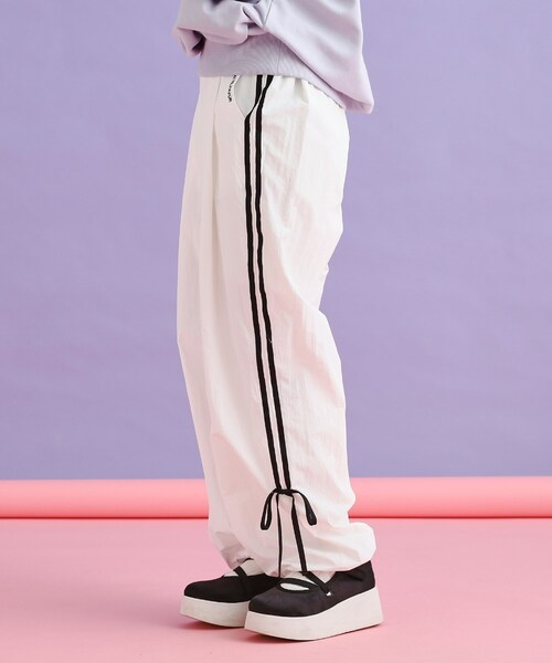 PINK-latte（ピンクラテ）の「ラインリボンシャカパンツ（その他パンツ・キッズ・ライトグレー/ブラック/オフホワイト/ベビーピンク・15 /13/14/16）」の12枚目の写真