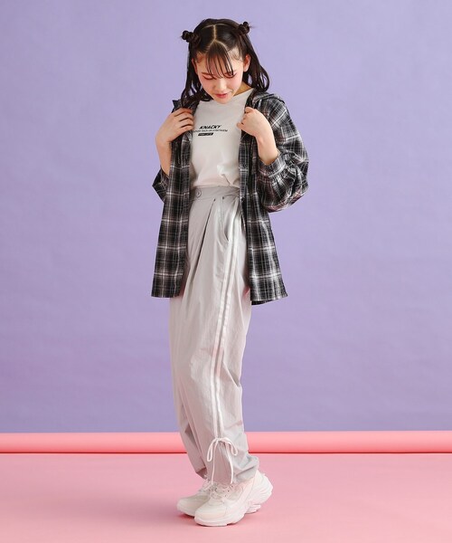 PINK-latte（ピンクラテ）の「ラインリボンシャカパンツ（その他パンツ・キッズ・ライトグレー/ブラック/オフホワイト/ベビーピンク・15 /13/14/16）」の17枚目の写真