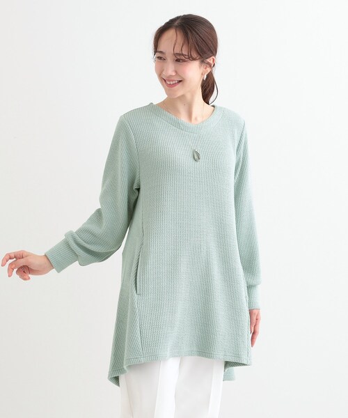 SHOO・LA・RUE（シューラルー）の「【洗える/S-LL】ふんわりタッチが癖になる ふくれジャカードチュニック（チュニック・レディース・グレー系その他/グリーン系/アイボリー・04/02/03/01）」の4枚目の写真