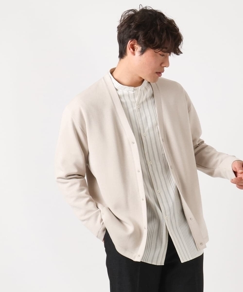 a.v.v（アーヴェヴェ）の「【毛玉になりにくい】さらさらVネックカーディガン（カーディガン/ボレロ・メンズ・ベージュ/ネイビー/ダークインディゴブルー・46/48/50）」の2枚目の写真