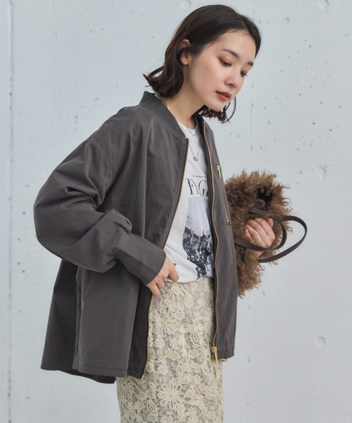 Doux archives（ドゥアルシーヴ）の「【名品/完売アイテム】バックギャザーミドルMA-1（ブルゾン・レディース・グレー/モカ/グレイッシュベージュ/チャコールグレー/ベージュ/ブラウン/カーキ/アイボリー/ミント・FREE）」の3枚目の写真