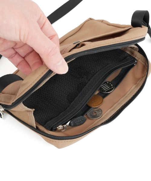 STANDARD SUPPLY（スタンダードサプライ）の「スタンダードサプライ / SIMPLICITY シンプリシティ / BODY PURSE ボディパース（ショルダーバッグ・レディース・グリーン/ブルー/ダークパープル/レッド/ブラック/チャコールグレー/サンドベージュ/ダークネイビー/マスタード/モカ/グレー・FREE）」の21枚目の写真