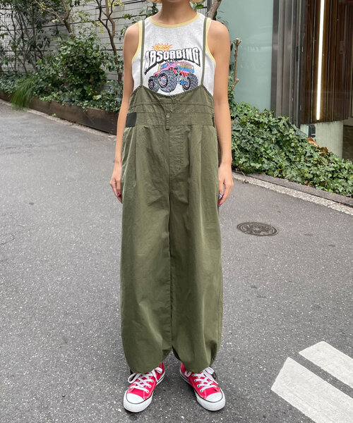 CIAOPANIC(チャオパニック)の「【UNESS/ユーネス】リメイク風ミリタリーキャミサロペット(サロペット/オーバーオール・レディース・カーキ・ONE SIZE)」の8枚目の写真