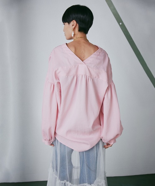 GENE HEAVENS コットンパールボタン ダブルVネック シャツブラウス GENE HEAVENS（ジーンヘブンズ）の「(GENE HEAVENS)コットン