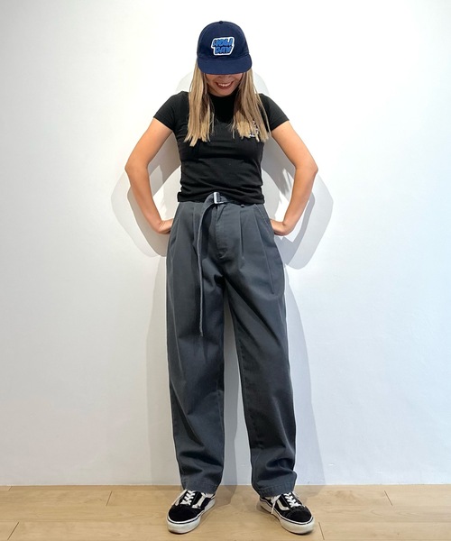 パンツ HOLIDAY DICKIES BELTED 2TUCK PANTS VONIQUE / HOLIDAY/ DICKIES BELTED 2TUCK PANTS