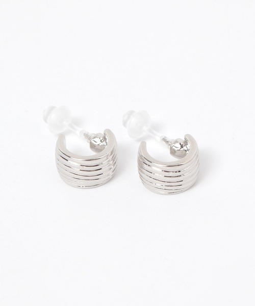 LAKOLE(ラコレ)の「ワイドグルーブライン樹脂ポストピアス / 318909(ピアス(両耳用)・レディース・その他1/その他2・FREE)」の1枚目の写真
