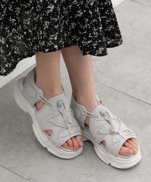 Honeys（ハニーズ）の「コード付スポーツサンダル（サンダル・レディース・アイボリー/グレー/ブラック×ホワイト・L/M/S/LL）」の3枚目の写真