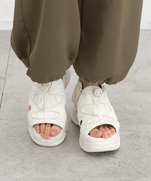 Honeys（ハニーズ）の「コード付スポーツサンダル（サンダル・レディース・アイボリー/グレー/ブラック×ホワイト・L/M/S/LL）」の4枚目の写真