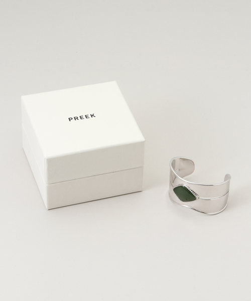 FRAMeWORK(フレームワーク)の「PREEK/プリーク SQUARE STONE WIDE バングル(ブレスレット・レディース・グリーン・FREE)」の6枚目の写真