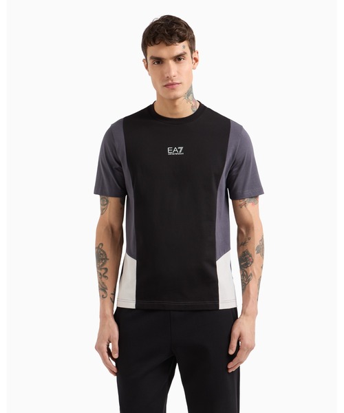 EMPORIO ARMANI EA7（エンポリオアルマーニイーエーセブン）の「【エンポリオ アルマーニ EA7】Summer Block クルーネックTシャツ コットンジャージー（Tシャツ/カットソー・メンズ・ブラック/グリーン系・LARGE/MEDIUM/SMALL/X-LARGE/XX-LARGE/X-SMALL）」の2枚目の写真