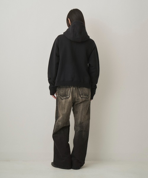 Juha（ユハ）の「CROPPED BRUSHED HOODIE（パーカー・メンズ・ブラック/ホワイト/ブラウン・3/4）」の10枚目の写真
