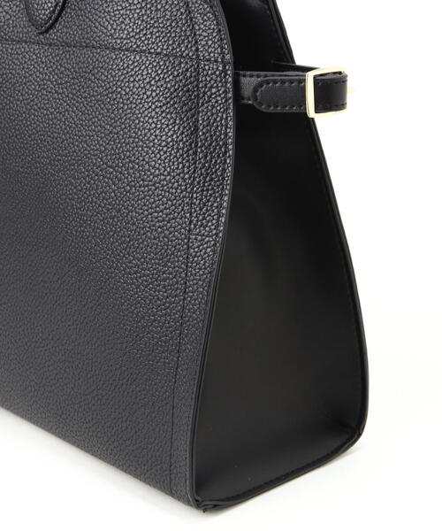 NATURAL BEAUTY BASIC（ナチュラルビューティーベーシック）の「【Oggi掲載】サイドベルトシュリンクトートバッグ（トートバッグ・レディース・ベージュ/オフホワイト/ブラック・ﾌﾘ-）」の9枚目の写真