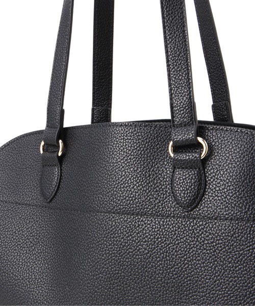 NATURAL BEAUTY BASIC（ナチュラルビューティーベーシック）の「【Oggi掲載】サイドベルトシュリンクトートバッグ（トートバッグ・レディース・ベージュ/オフホワイト/ブラック・ﾌﾘ-）」の17枚目の写真