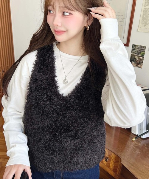 moment+(モーメントプラス)の「ブークレフェザーショートニットベスト(ベスト・レディース・アイボリー/ブラウン/グレー/ブラック・L/M)」の16枚目の写真