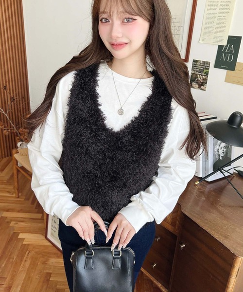 moment+(モーメントプラス)の「ブークレフェザーショートニットベスト(ベスト・レディース・アイボリー/ブラウン/グレー/ブラック・L/M)」の19枚目の写真