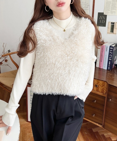 moment+(モーメントプラス)の「ブークレフェザーショートニットベスト(ベスト・レディース・アイボリー/ブラウン/グレー/ブラック・L/M)」の12枚目の写真