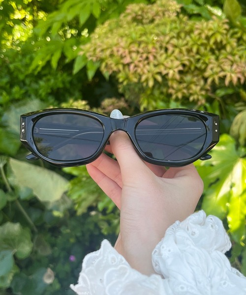 Peony（ピオニー）の「【Peony/ピオニー】/フォックス型　Y2K サングラス（サングラス・レディース・ブラック/カーキ/ベージュ・FREE）」の2枚目の写真