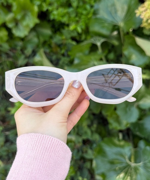 Peony（ピオニー）の「【Peony/ピオニー】/フォックス型　Y2K サングラス（サングラス・レディース・ブラック/カーキ/ベージュ・FREE）」の8枚目の写真