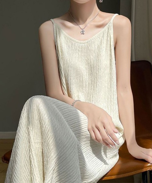 SallyLunn(サリーラン)の「シンプルキャミワンピース(ワンピース・レディース・アイボリー/ブラック・MEDIUM/LARGE)」の1枚目の写真