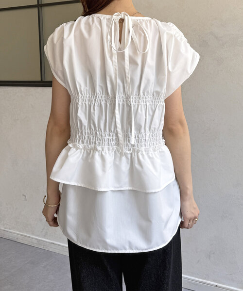 Thevon（ゼボン）の「シャーリングペプラムフレンチブラウス（シャツ/ブラウス・レディース・オフホワイト/サックスブルー/ブラック/カーキ・FREE）」の14枚目の写真