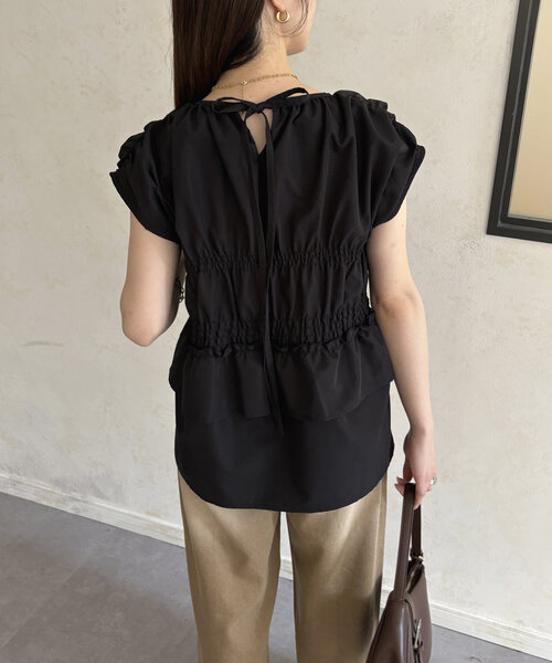 Thevon（ゼボン）の「シャーリングペプラムフレンチブラウス（シャツ/ブラウス・レディース・オフホワイト/サックスブルー/ブラック/カーキ・FREE）」の20枚目の写真