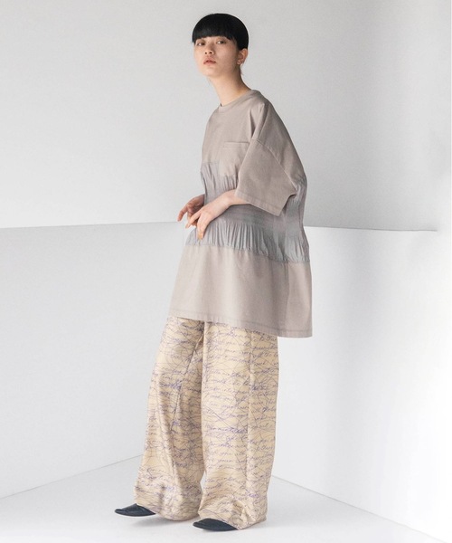 mintdesigns(ミントデザインズ)の「PLEATED T-SHIRT(Tシャツ/カットソー・レディース・ブラック/グレイッシュベージュ・ONESIZE)」の4枚目の写真