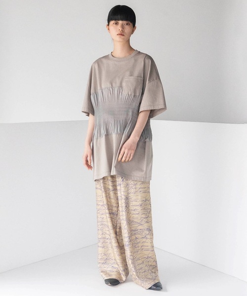 mintdesigns(ミントデザインズ)の「PLEATED T-SHIRT(Tシャツ/カットソー・レディース・ブラック/グレイッシュベージュ・ONESIZE)」の6枚目の写真