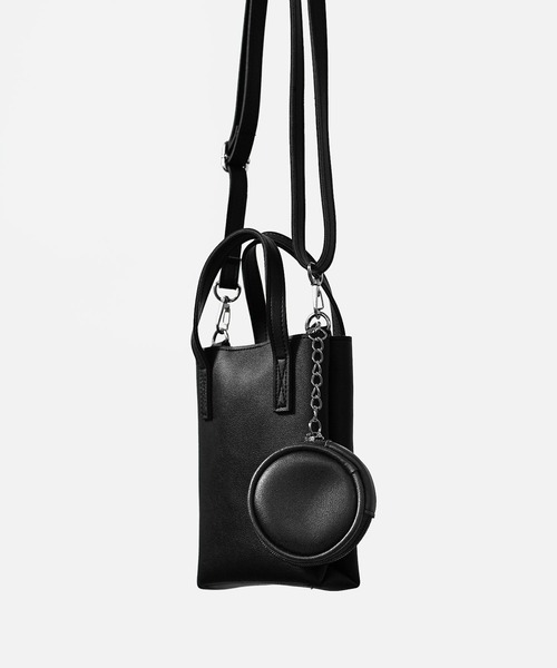 MinoriTY(マイノリティ)の「【MinoriTY】PUハンドバッグタイプタイプショルダーバッグ メンズ ウィメンズ ユニセックス ミニバッグ(ボディバッグ/ウエストポーチ・メンズ・ブラック・FREE)」の4枚目の写真